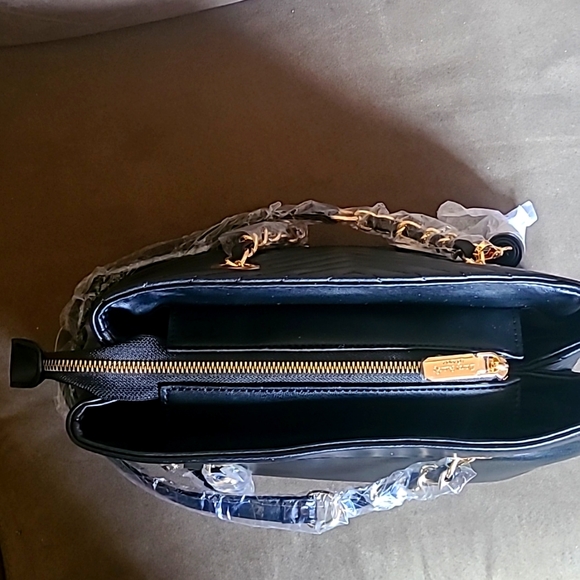 Darcy Marks London Vegan Leather Quilted Shoulder Bag - Picture 7 of 9